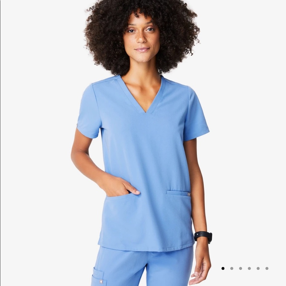 Figs Casma™ Three-Pocket Scrub Top Ceil Blue Small